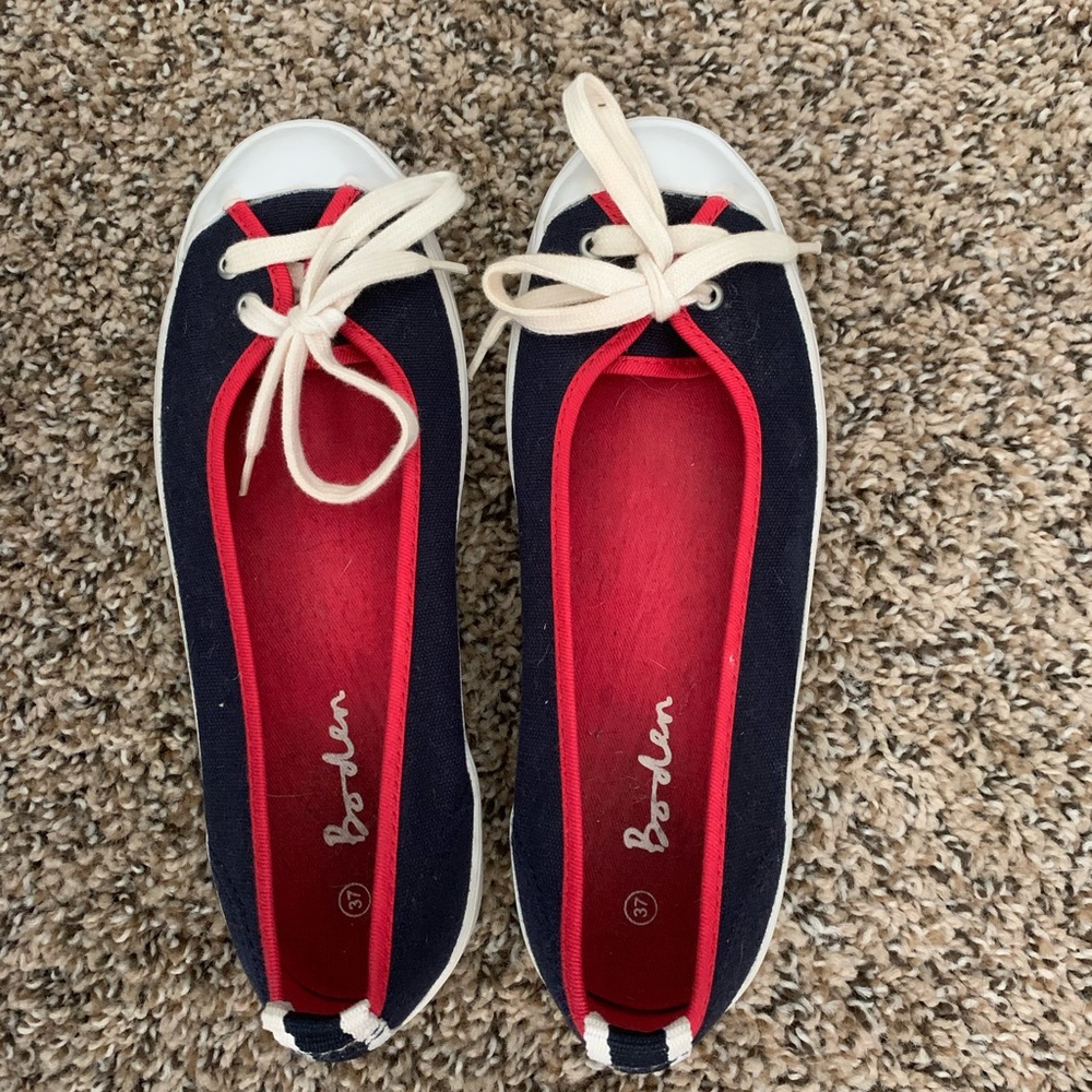 Boden flats. Only worn twice!